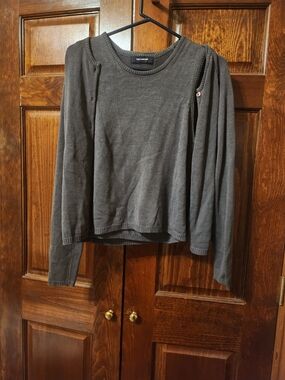 The Limited Dark Gray  Lightweight 100%silk Sweater With Matching Sleaveless Top